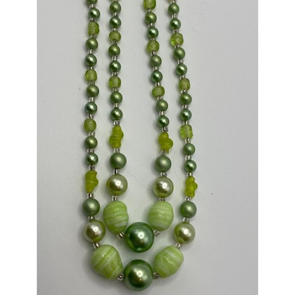 Vintage  Japan Green Beaded Double-Strand Necklace With Hook Clasp J0246 - Picture 3 of 8